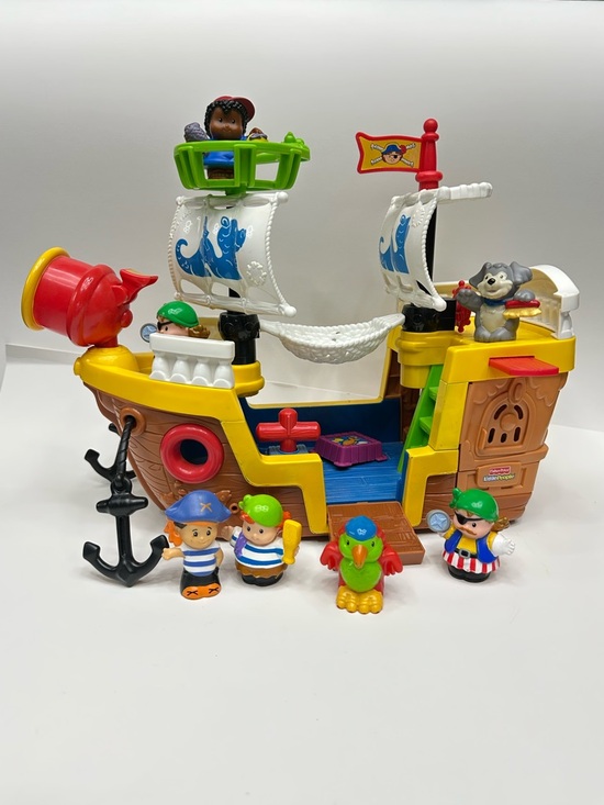 Little People Other - Little People Pirate ship + 7 people